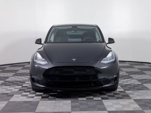 Used 2021 Tesla Model Y Long Range image 12