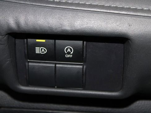 Used 2023 Toyota Highlander L AWD/4WD image 37