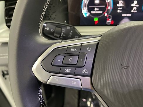 New 2026 Volkswagen Tiguan SE image 16