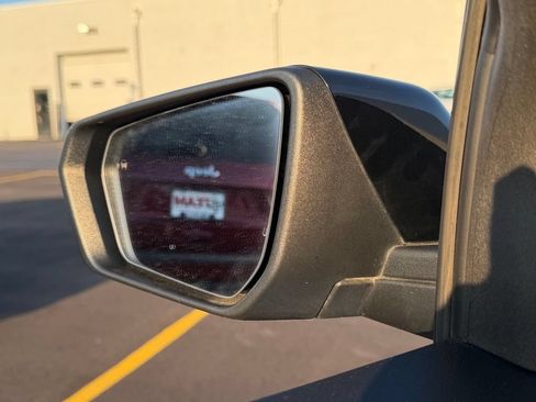Used 2019 Chevrolet Equinox LT FWD image 20