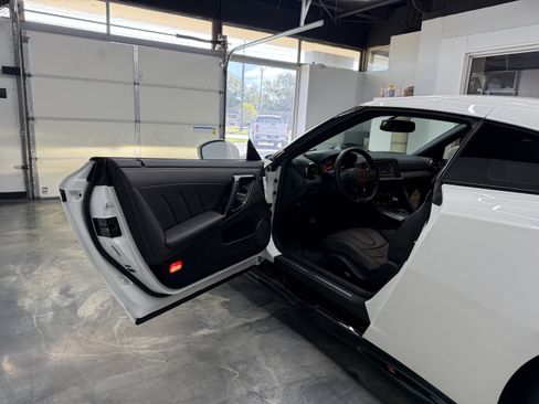 Used 2020 Nissan GT-R Premium AWD/4WD image 9