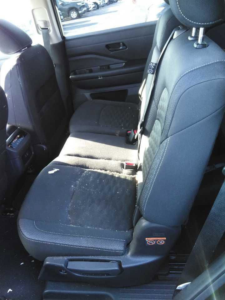 Used 2024 Nissan Pathfinder SV FWD image 7