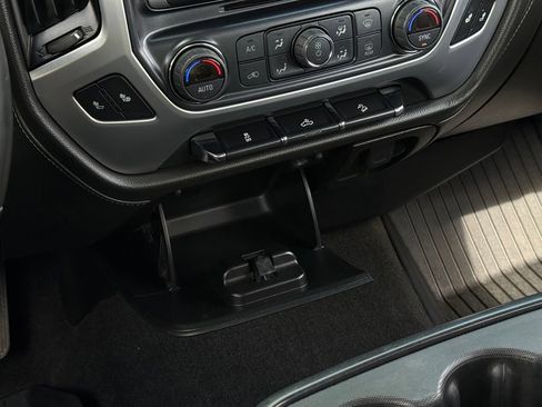 Used 2018 GMC Sierra 1500 SLE w/ SLE Value Package AWD/4WD image 21