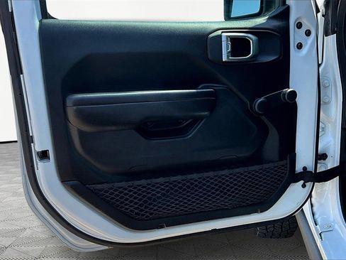 Used 2020 Jeep Wrangler Unlimited Willys image 23