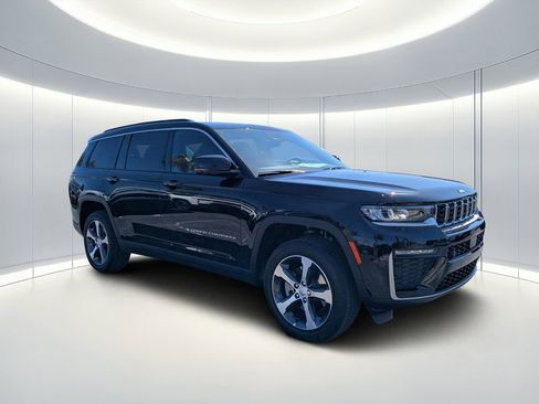 New 2026 Jeep Grand Cherokee L Limited AWD/4WD image 2