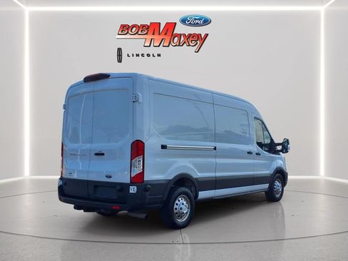 Used 2020 Ford Transit 250 Medium Roof AWD image 4