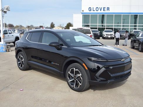 New 2026 Chevrolet Equinox EV LT image 1