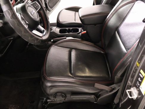 Used 2020 Jeep Gladiator Rubicon image 11