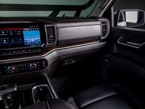 Used 2026 GMC Sierra 1500 SLT AWD/4WD image 7