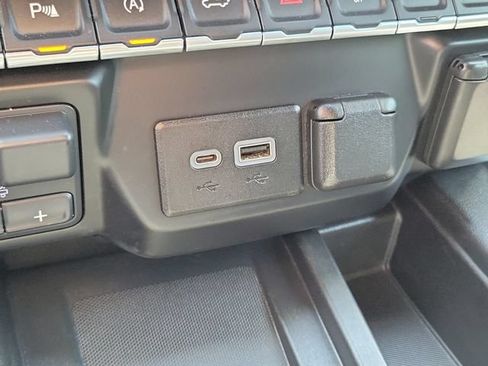 Used 2021 GMC Sierra 1500 AT4 w/ AT4 Value Package AWD/4WD image 12