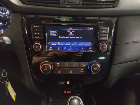 Used 2020 Nissan Rogue S w/ Special Edition Package image 25