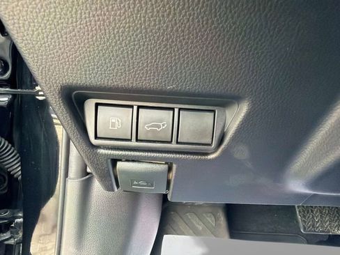 Used 2024 Toyota Prius Limited image 29