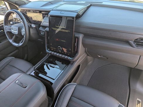 Used 2025 GMC Yukon AT4 Ultimate image 13
