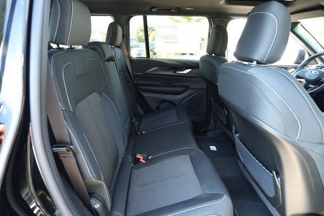 New 2027 Jeep Grand Cherokee Laredo X RWD image 29