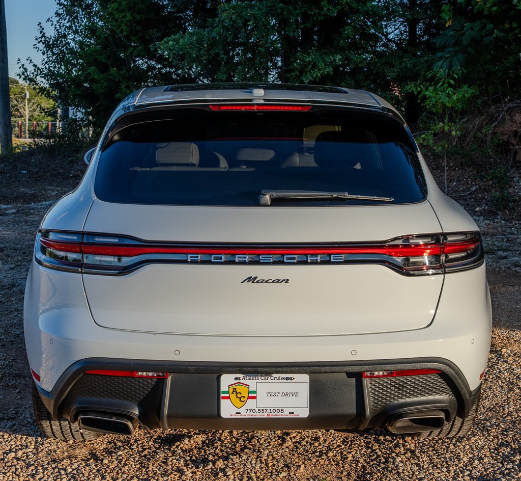 Used 2022 Porsche Macan AWD/4WD image 4