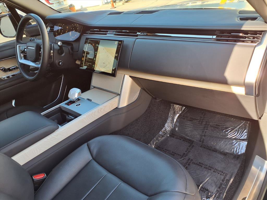 Used 2024 Land Rover Range Rover SV AWD/4WD image 8