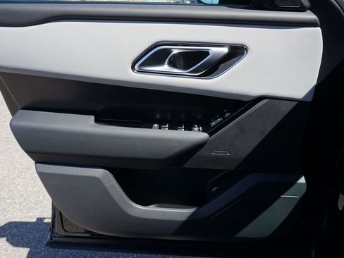 New 2026 Land Rover Range Rover Velar Dynamic SE image 17