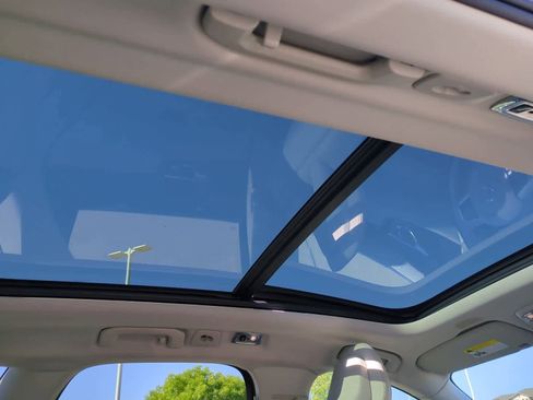 Used 2018 Volvo XC60 T8 Inscription w/ Advanced Package image 21