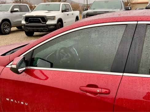 Used 2017 Chevrolet Malibu LT image 11