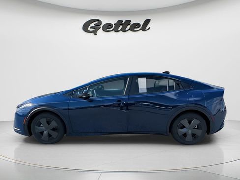 New 2026 Toyota Prius Plug-In Hybrid FWD image 5