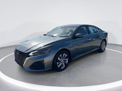 Certified 2023 Nissan Altima 2.5 S FWD image 1