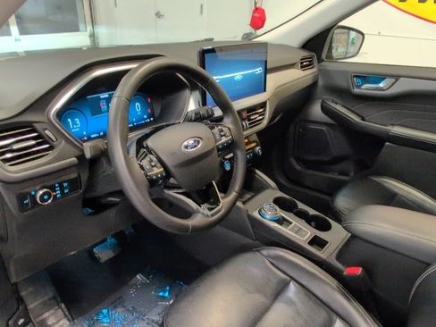 Certified 2024 Ford Escape Platinum image 10