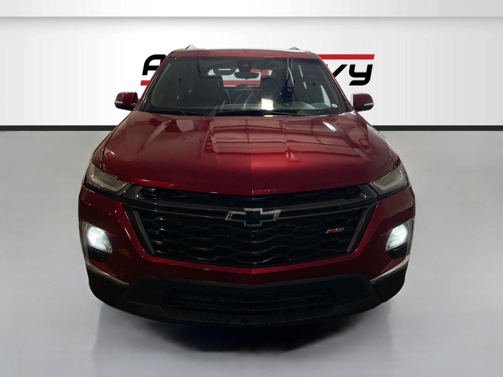 Used 2023 Chevrolet Traverse RS w/ LPO, Floor Liner Package AWD/4WD image 2