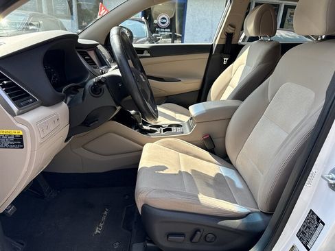 Used 2018 Hyundai Tucson Value AWD/4WD image 9