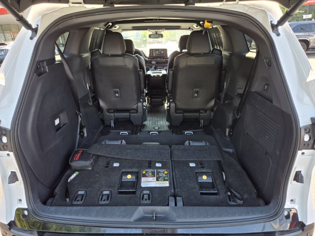 Used 2024 Toyota Sienna XSE w/ XSE Plus Package AWD/4WD image 18