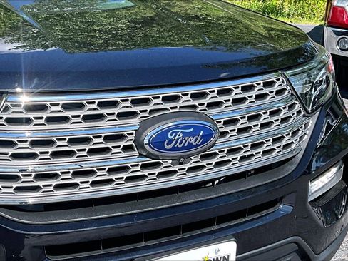 Certified 2023 Ford Explorer Limited w/ Limited Technology Package AWD/4WD image 29