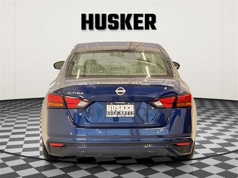 Used 2024 Nissan Altima 2.5 S image 5