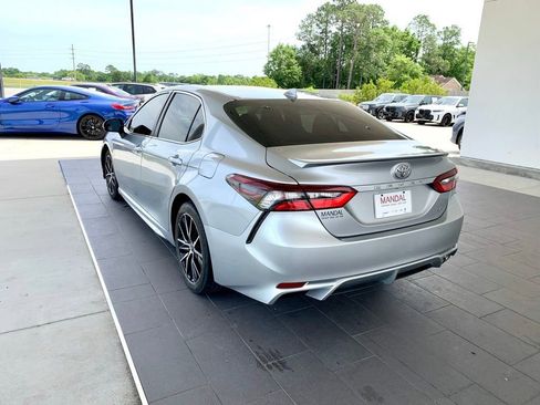 Used 2021 Toyota Camry SE image 7