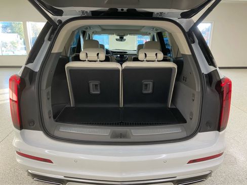 Used 2024 Cadillac XT6 Premium Luxury w/ Technology Package image 10