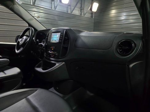 Used 2022 Mercedes-Benz Metris image 16