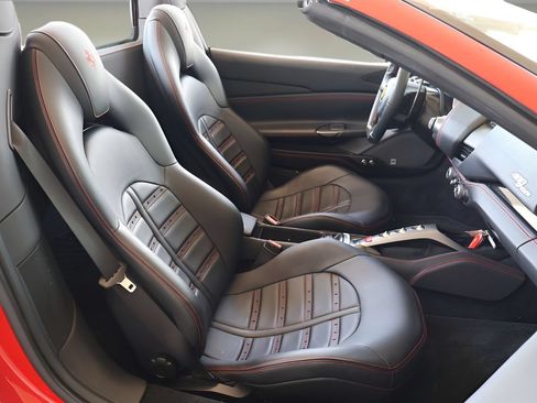 Used 2018 Ferrari 488 Spider RWD image 15