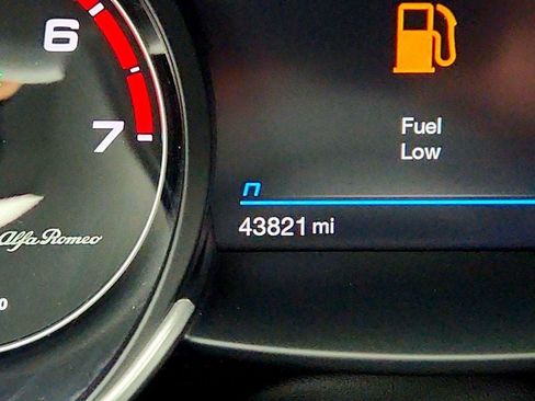 Used 2022 Alfa Romeo Giulia Ti image 16