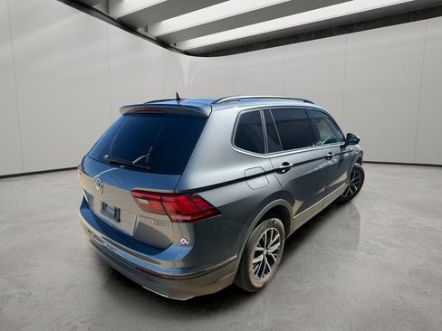 Used 2019 Volkswagen Tiguan SE w/ Panoramic Sunroof Package AWD/4WD image 6