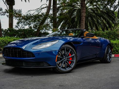 Used 2023 Aston Martin DB11 Volante RWD image 39