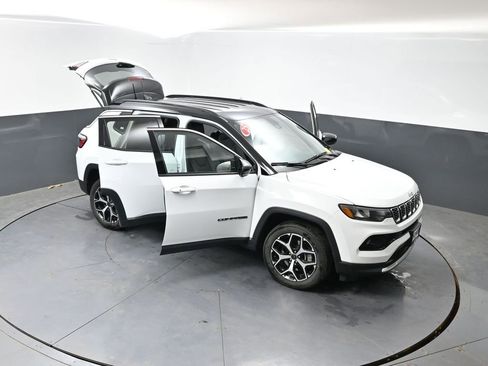 Used 2025 Jeep Compass Limited AWD/4WD image 56