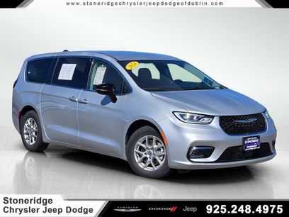 Used 2024 Chrysler Pacifica Touring-L