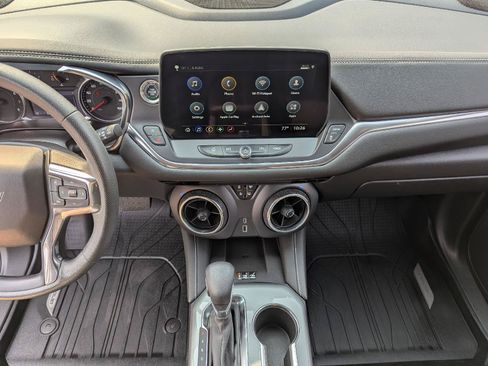 Used 2024 Chevrolet Blazer LT w/ Convenience Package FWD image 17