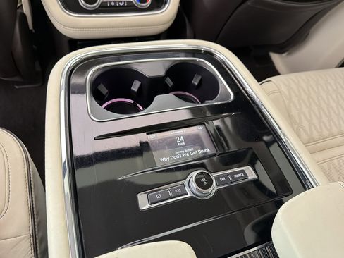 Used 2021 Lincoln Navigator Black Label w/ Cargo Convenience Package image 30