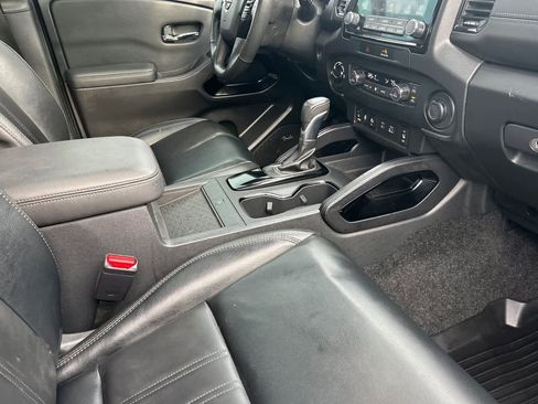 Used 2022 Nissan Frontier PRO-4X w/ Pro-4X Premium Package image 15