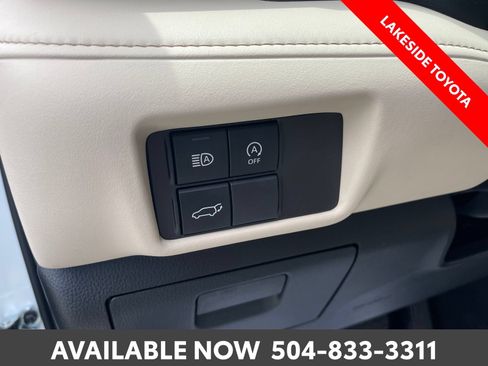 Certified 2024 Toyota Highlander XLE FWD image 29