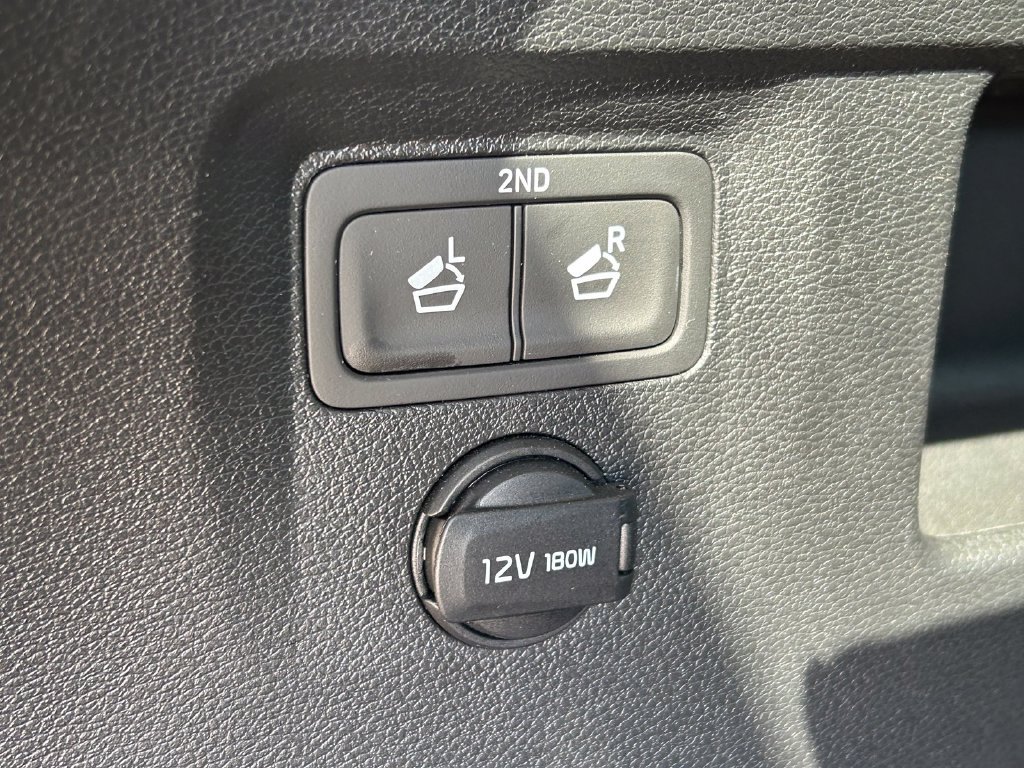 Used 2025 Kia Telluride S FWD image 14