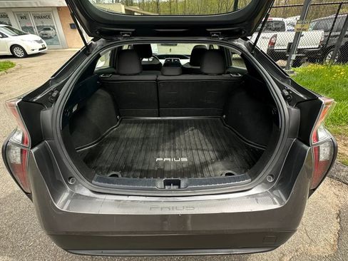 Used 2016 Toyota Prius Two FWD image 10