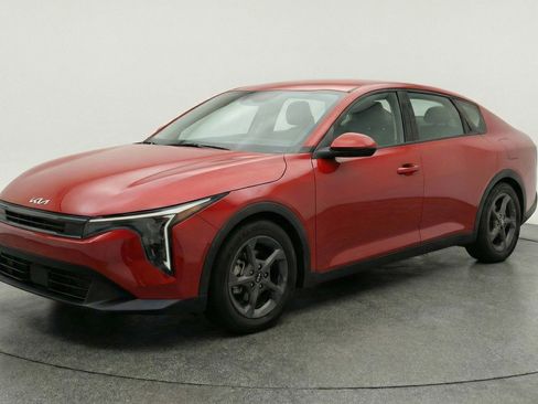 Used 2025 Kia K4 FWD image 3