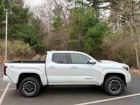 New 2026 Toyota Tacoma TRD Sport AWD/4WD image 6
