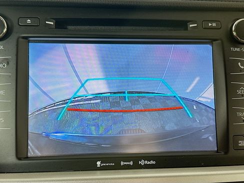 Used 2018 Toyota Highlander XLE image 13