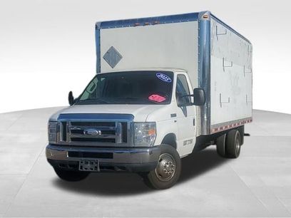 Used 2015 Ford E-350 and Econoline 350 Super Duty w/ Exterior Upgrade Package